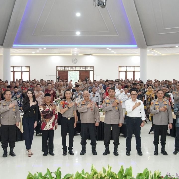 1000918131-scaled.jpg