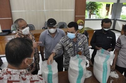 19-56-38-bansos-bpnt.jpg