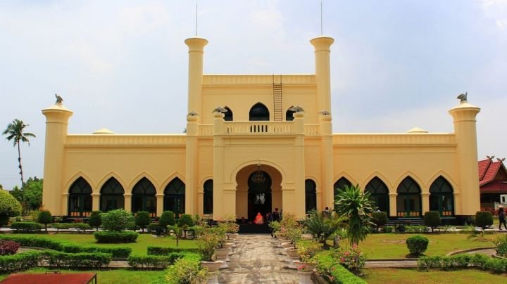 73347-istana-siak-sri-indrapura-riau.jpg