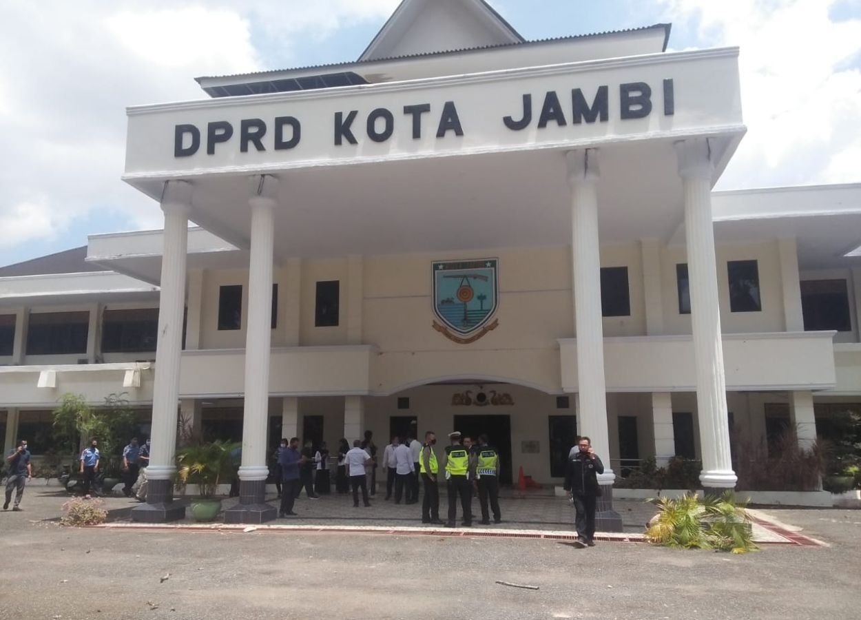 DPRD-JAmbi-2.jpeg