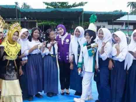 Cegah Stunting Sejak Remaja, TP Posyandu Labusel Sosialisasikan Enam SPM di SMPN 1 Langga Payung