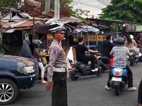 Polsek Mataram Gelar Strong Point, Amankan Arus Lalu Lintas di Hari Pertama Ramadan