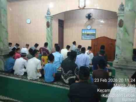 Kapolsek Cimarga Polres Lebak Laksanakan Tarawih Keliling, Pererat Silaturahmi dengan Masyarakat