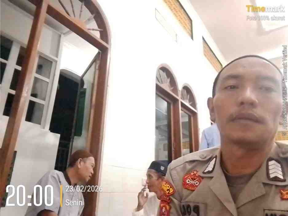 Personil Polsek Panggarangan Polres Lebak, Giat Terawih Keliling Di Mesjid AL-ITIHAD