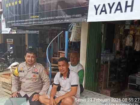 Bhabinmas Polsek Cilograng Sambangi Dan Berikan Pesan Kamtibmas Kepada Perangkat Desa Cijengkol Kec.Cilograng