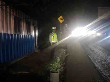 Polsek Cikupa Laksanakan Penyekatan Truk Sumbu Tiga di Pasir Gadung