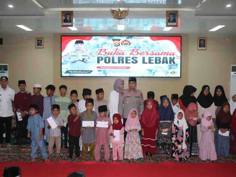 Berkah Bulan Suci Ramadhan Kapolres Lebak Santuni Anak Yatim pada Acara Buka Puasa Bersama Polres Lebak
