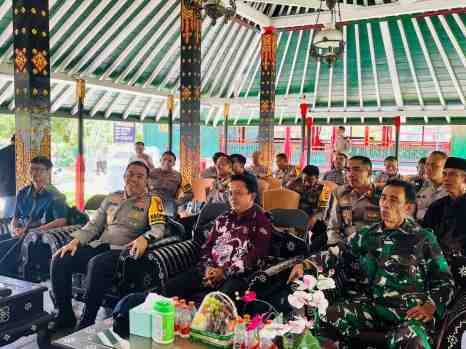 Kapolresta Mataram Pantau Wisata Taman Narmada, Pastikan Keamanan Libur Lebaran Tetap Kondusif