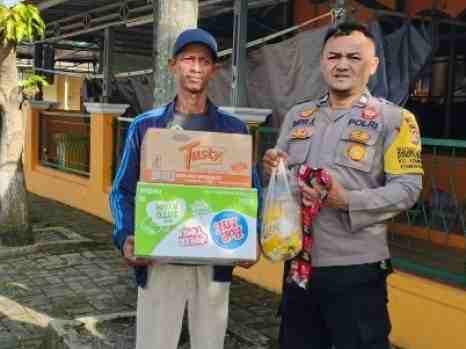 Polsek Purwakarta Serahkan Bantuan ke Masjid, Wujudkan Kepedulian terhadap Masyarakat