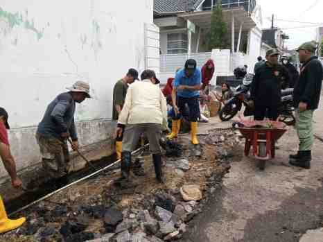 Antisipasi Cuaca Ekstrem, Pemkot Bandar Lampung Gelar Aksi Bersih Drainase Serentak