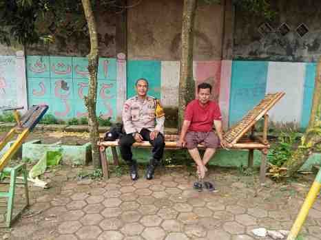 Bhabinkamtibmas Panongan Sambangi Warga Ranca Iyuh, Sampaikan Imbauan Kamtibmas