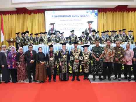 Kapoksahli Pangdam II/Swj Hadiri Sidang Khusus Senat Terbuka Pengukuhan Guru Besar Politeknik  Negeri Sriwijaya POLSRI