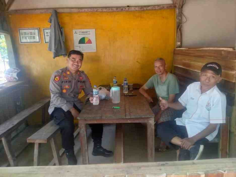 Kapolsek Cimarga Polres Lebak Melaksanakan Giat Sambang Ke Warga