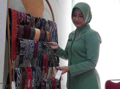 Strap Tas Wastra: MANTAPS! Ketika Warisan Leluhur Jadi Tren Fashion Paling Diburu Tahun 2026