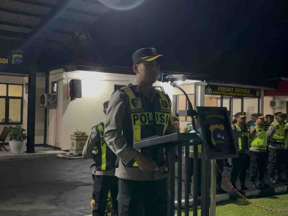 Kapolres 50 Kota Pimpin Apel Siaga Antisipasi Gangguan Kamtibmas Malam Takbiran Idul Adha 1414 H. 