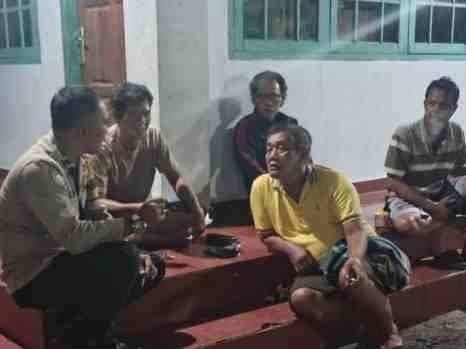 Silaturahmi Humanis, Bhabinkamtibmas Polsek Pulomerak Sampaikan Pesan Kamtibmas
