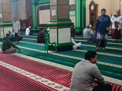 Polsek Anyar Laksanakan Kegiatan Subuh Keliling di Masjid At Taubah Anyar