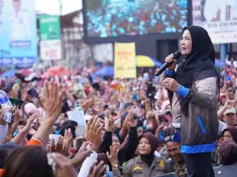 Wali Kota Bandar Lampung Eva Dwiana Ajak Bersama Warga Hidup Sehat Lewat Jalan Sehat HUT ke-344 Kota Bandar Lampung