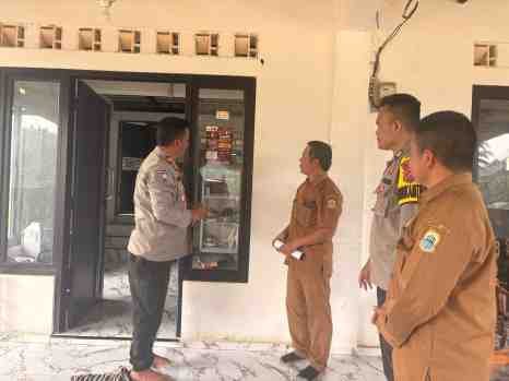 Kapolsek Cileles Berikan Himbauan dan Sosialisasi Stop Membakar Lahan dan Hutan kepada Masyarakat