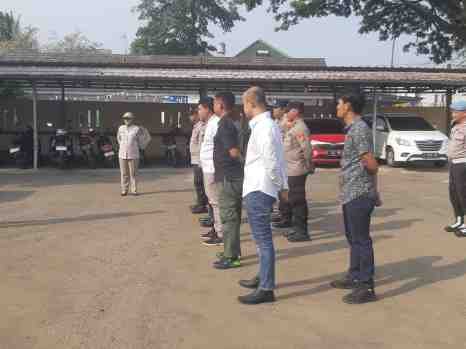 Sarana Efektif Untuk Sampaikan Arahan Pimpinan,Kapolsek Rangkasbitung Polres Lebak Giat Apel Pagi