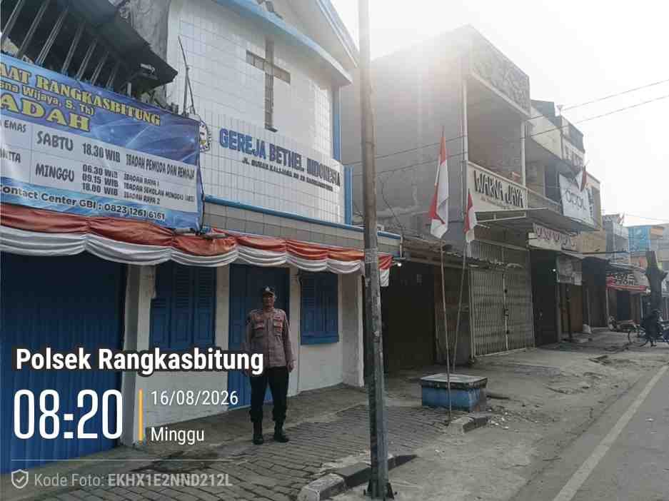 Anggota Polsek Rangkasbitung Polres Lebak Rutin Giat Patroli Ke Gereja Bethel di Jalan Sunan Kalijaga