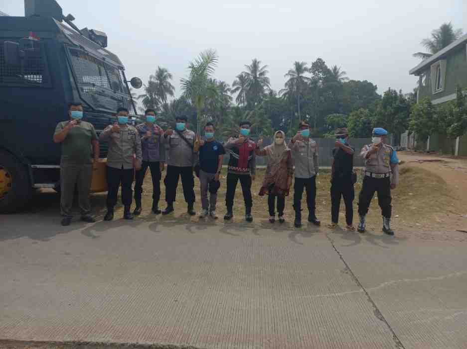 Polres Cilegon Bergerak, Jalur Palka Disiram untuk Kurangi Dampak Abu Vulkanik