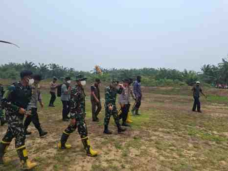 Kodam XIX/Tuanku Tambusai Perkuat Penanganan Karhutla, Pangdam Tinjau Langsung Pulau Jum’at