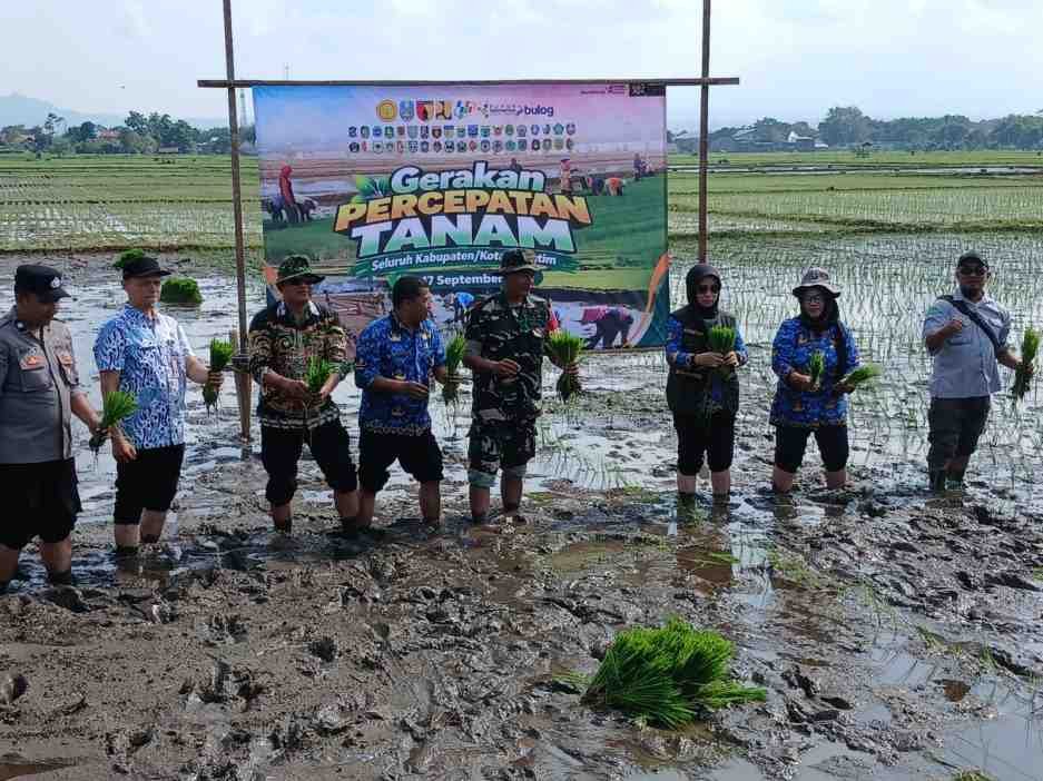 Plt Kapolsek Sukodono Hadiri Gerakan Percepatan Tanam untuk Dukung Swasembada Pangan
