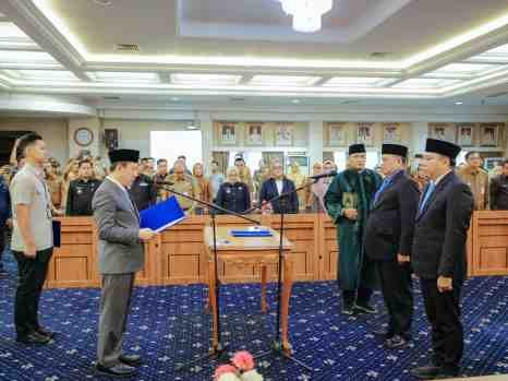Pemprov Lampung Lantik Dua Pejabat Pimpinan Tinggi Pratama, Sekdaprov Marindo Tekankan Penguatan Pelayanan Publik dan Penegakan Aturan