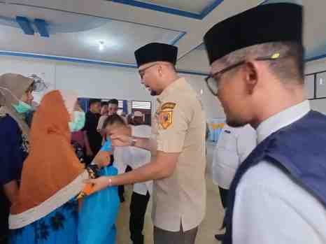 BAZNAS Labusel Salurkan 500 Paket Sembako untuk Dhuafa, Lansia, dan Penyandang Disabilitas