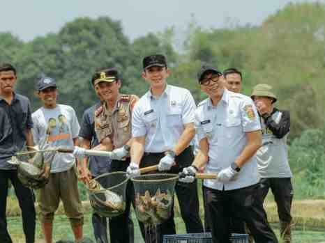 Inovasi Pakan Mandiri Tekan Biaya Produksi hingga 50 Persen, Gubernur Mirza Dorong Pembudidaya Ikan Lampung Makin Sejahtera