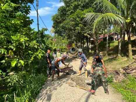 Seperti Ombak Mentawai, Semangat Satgas TMMD ke-130 Bersama Warga Tak Pernah Surut