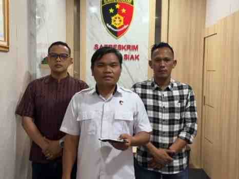 SIARAN PERS POLRES SIAK UNGKAP KASUS KEKERASAN TERHADAP ANAK, DUA TERSANGKA DIAMANKAN.