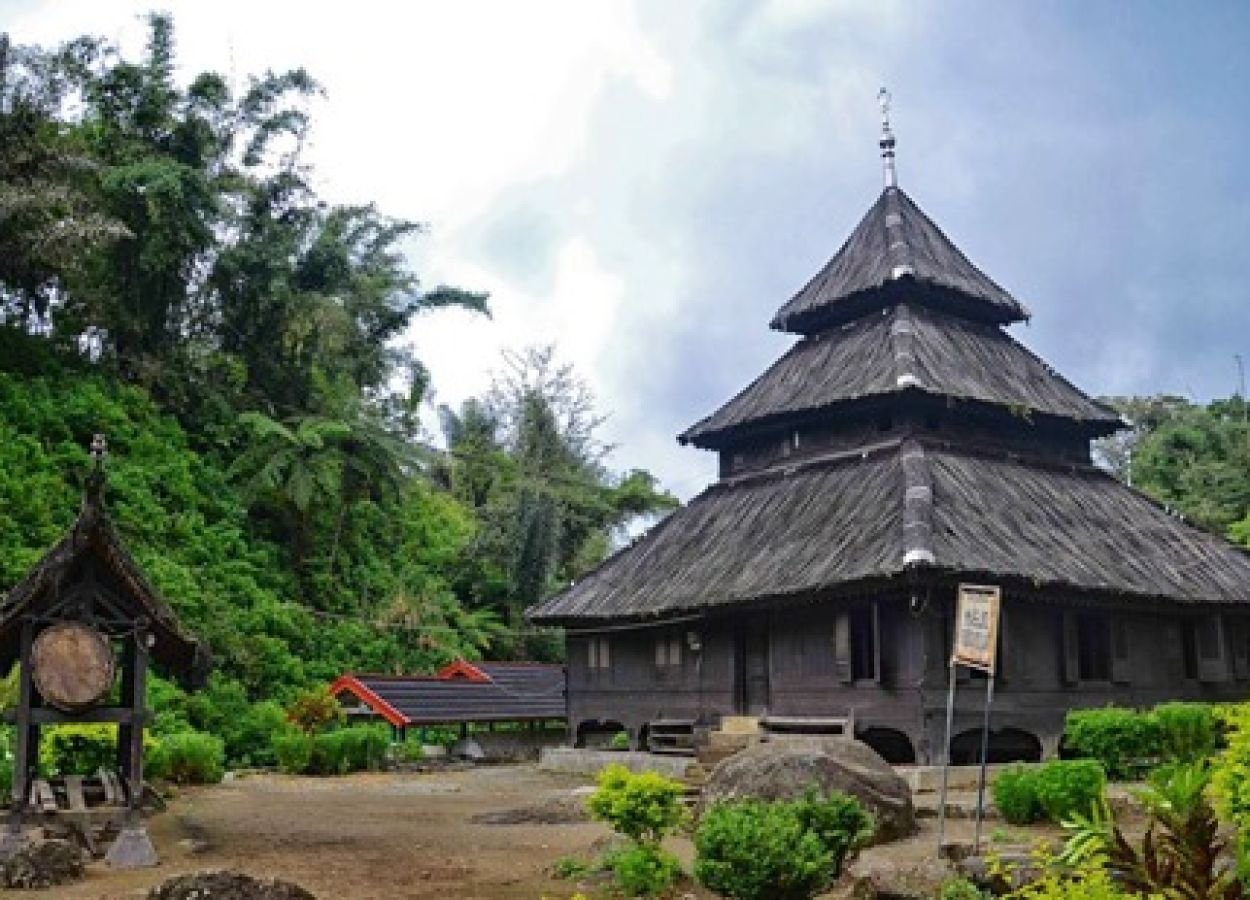 Masjid-Tuo-Kayu-Jao.jpg
