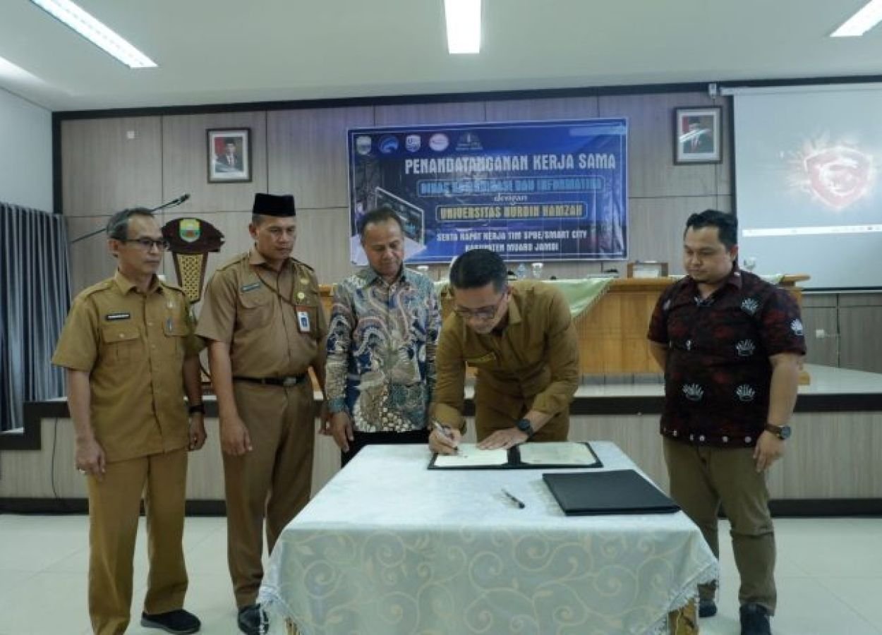 Penandatanganan_Kerjasama_Dinas_Komunikasi_dan_Informatika_dengan_Universitas_Nurdin_Hamzah-696x464-1.jpg