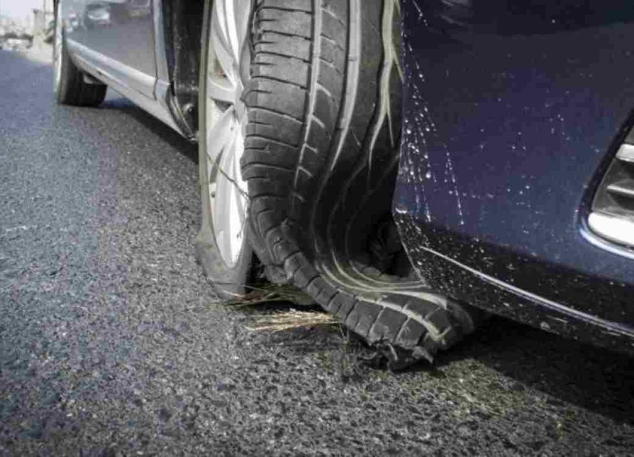 Penyebab-Ban-Mobil-Pecah.jpg