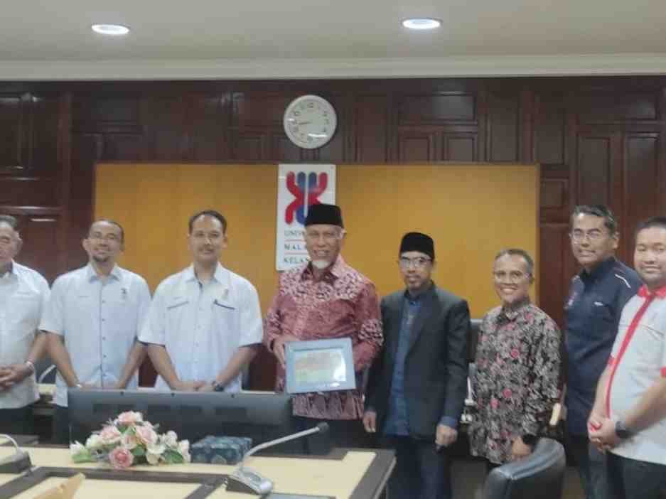 Go International di Bidang AI: UISB Dan University Malaysia Kelantan Sepakati Kerja Sama Strategis Artificial Intelligence