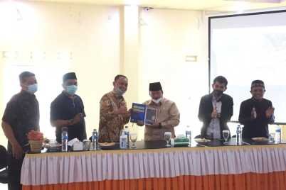 bupati_agam_komit_selesaikan_permasalahan_pasar_padang_lua.jpeg