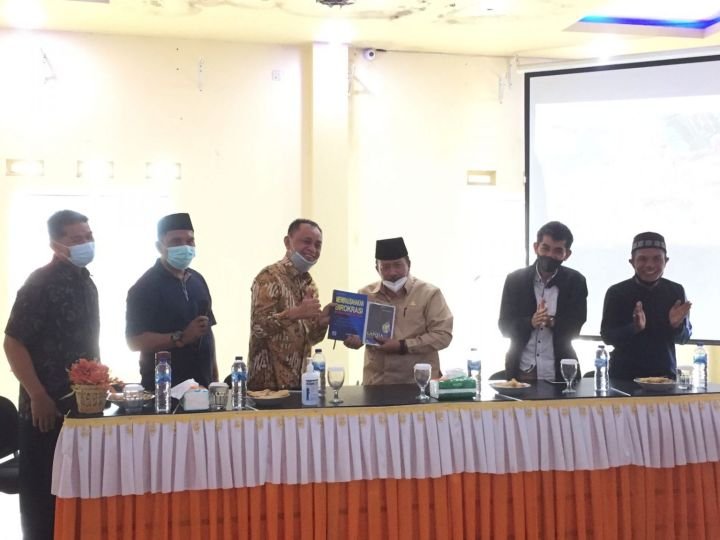 bupati_agam_komit_selesaikan_permasalahan_pasar_padang_lua.jpeg