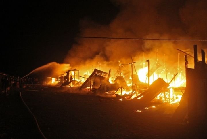 ilustrasi-kebakaran-_171226110129-108.jpg