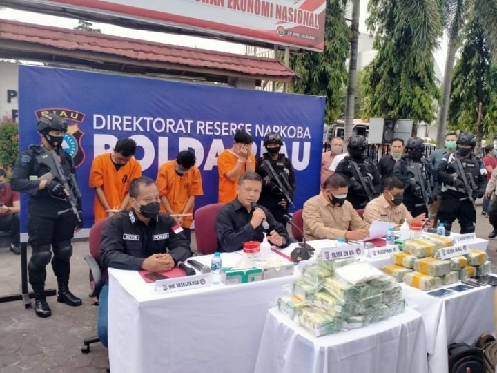 tegas-berantas-narkoba-polda-riau.jpg